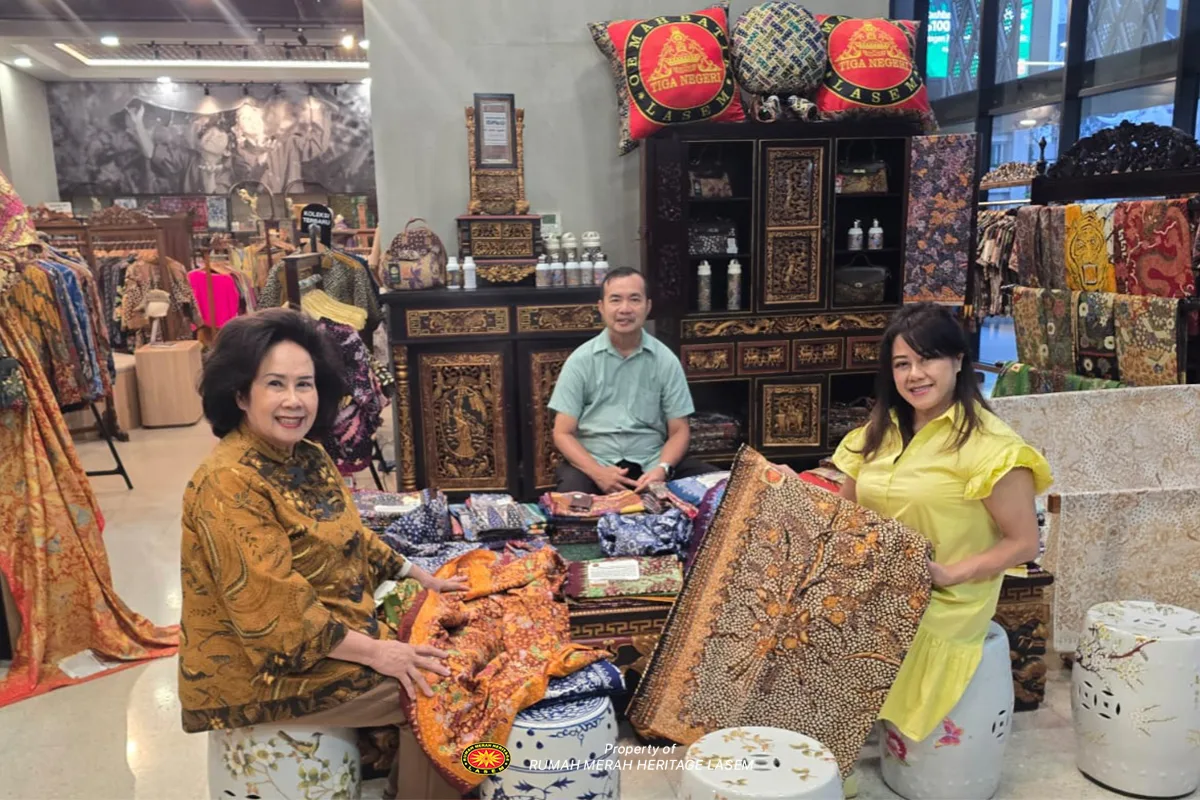 Oemah Batik Lasem Tiga Negeri Kini Hadir di Sarinah Thamrin