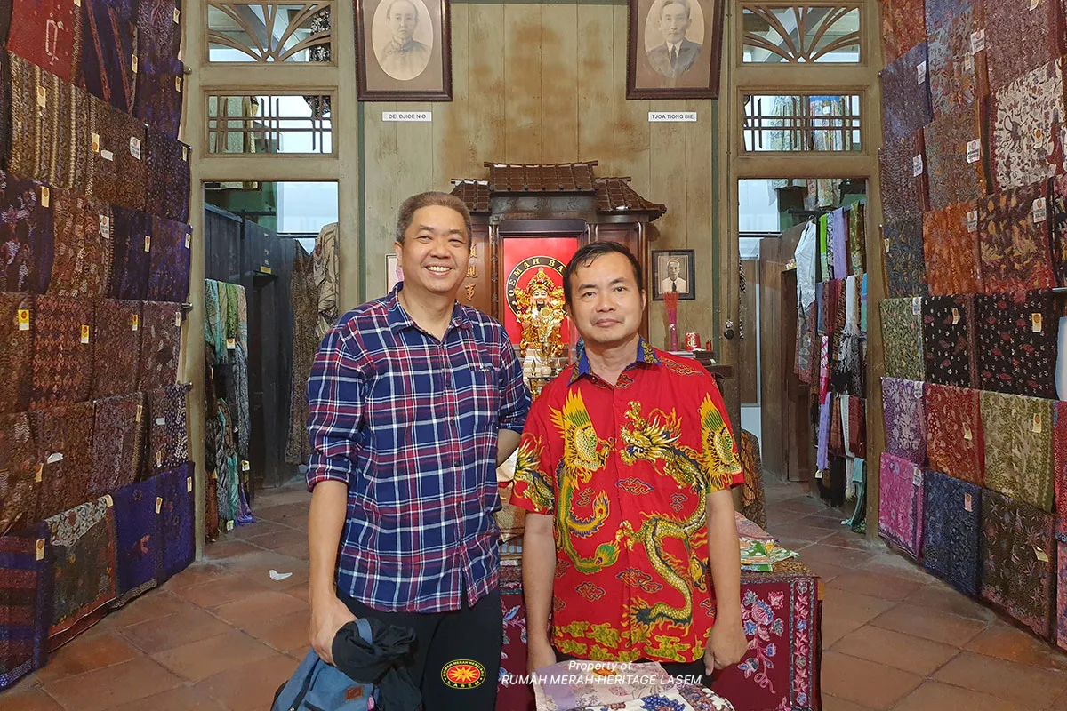 Harjanto Kusuma Halim. Beliau merupakan CEO dari PT Marimas Putera Kencana, perusahaan yang memproduksi minuman segar, Marimas.